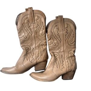 Very Volatile Women's Taupe Western Cowboy Boots Decorative Stitching‎ Size 6.5